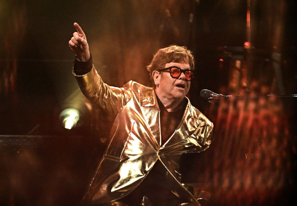 GLASTONBURY, ENGLAND - JUNE 25: EDITORIAL USE ONLY. Sir Elton John performs on stage during Day 5 of Glastonbury Festival 2023 on June 25, 2023 in Glastonbury, England. (Photo by Leon Neal/Getty Images)